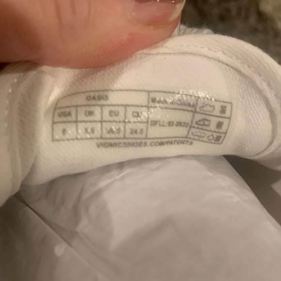 New Vionic Oasis Canvas Sneakers - Picture 4 of 6